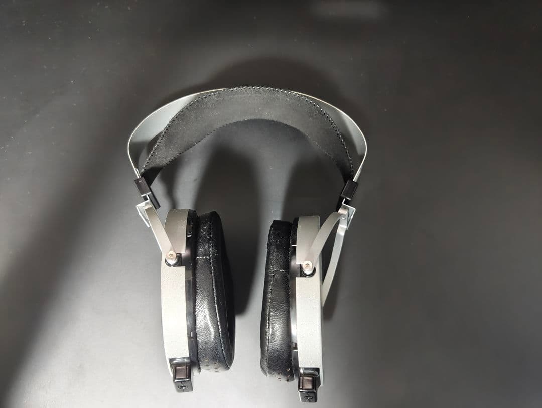 水月雨 (MOONDROP) 大都会 - COSMO