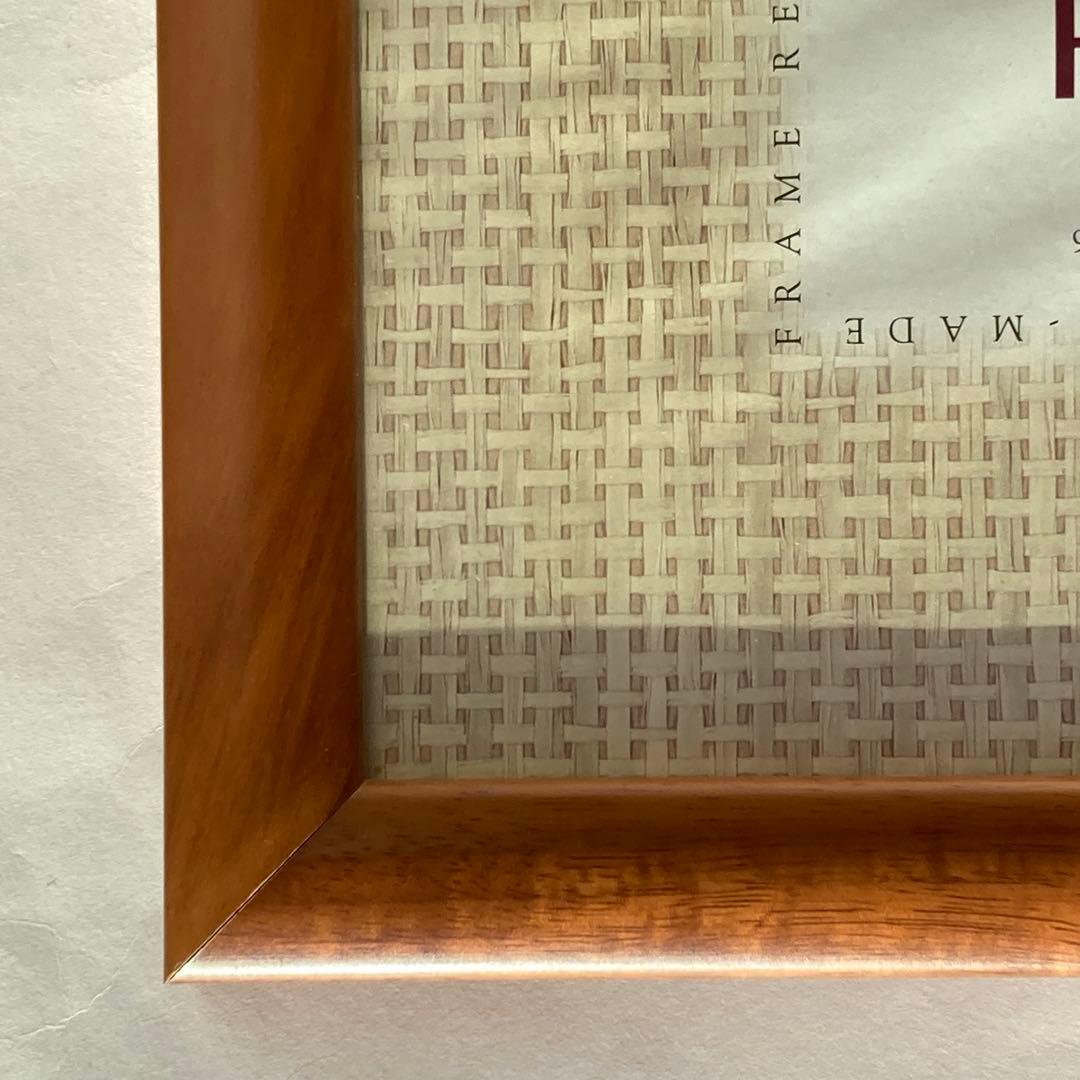 ハワイで購入した40×32センチのウッド額縁。2枚セットで