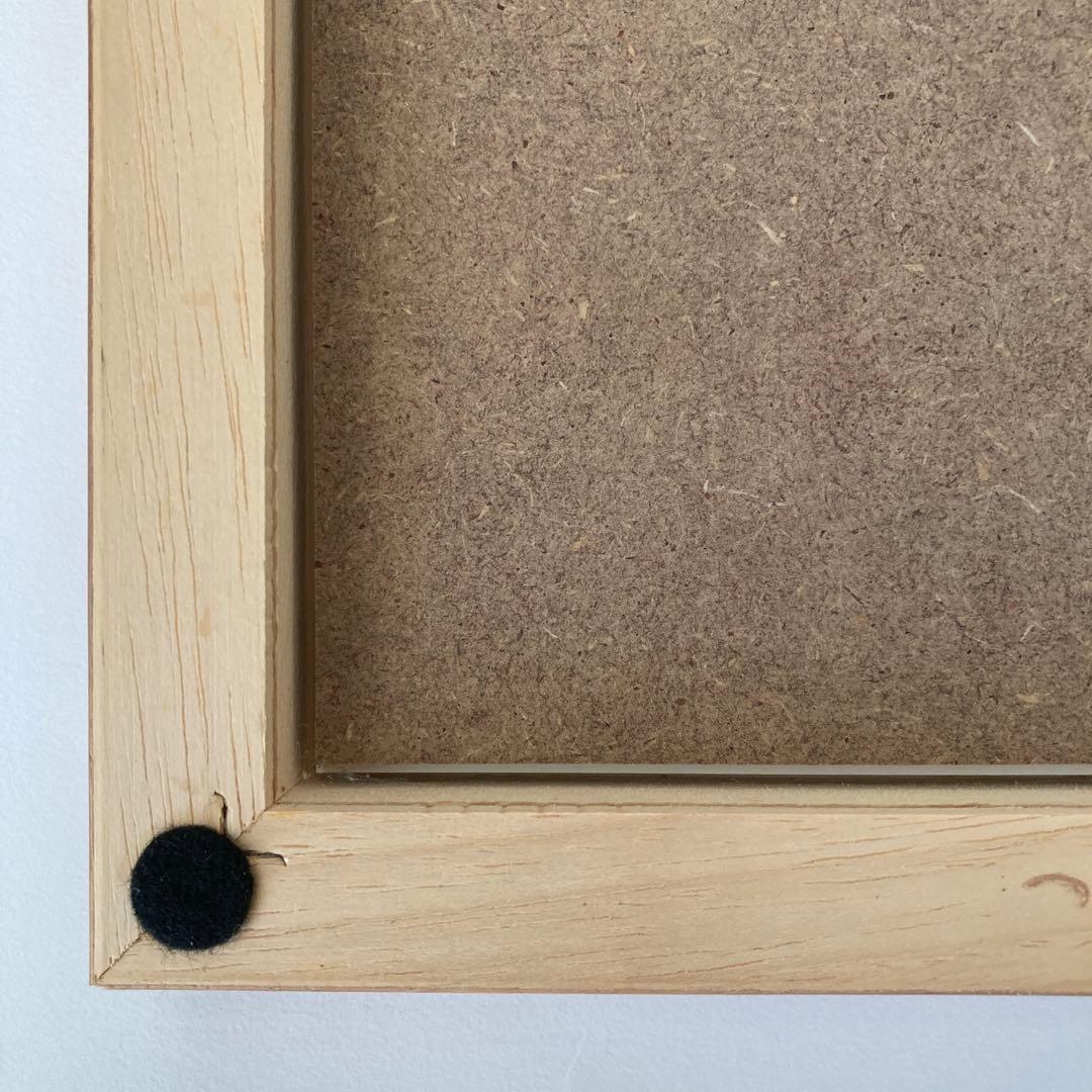 ハワイで購入した40×32センチのウッド額縁。2枚セットで