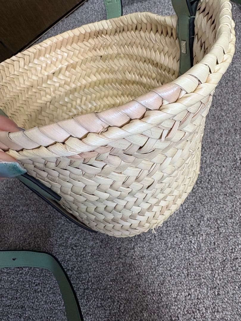 最終値下げ　限定カラー 人気 LOEWE バスケットバック グリーン