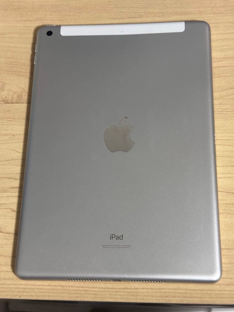 iPad 第9世代 cellularモデル シルバー 64GB 【美品】