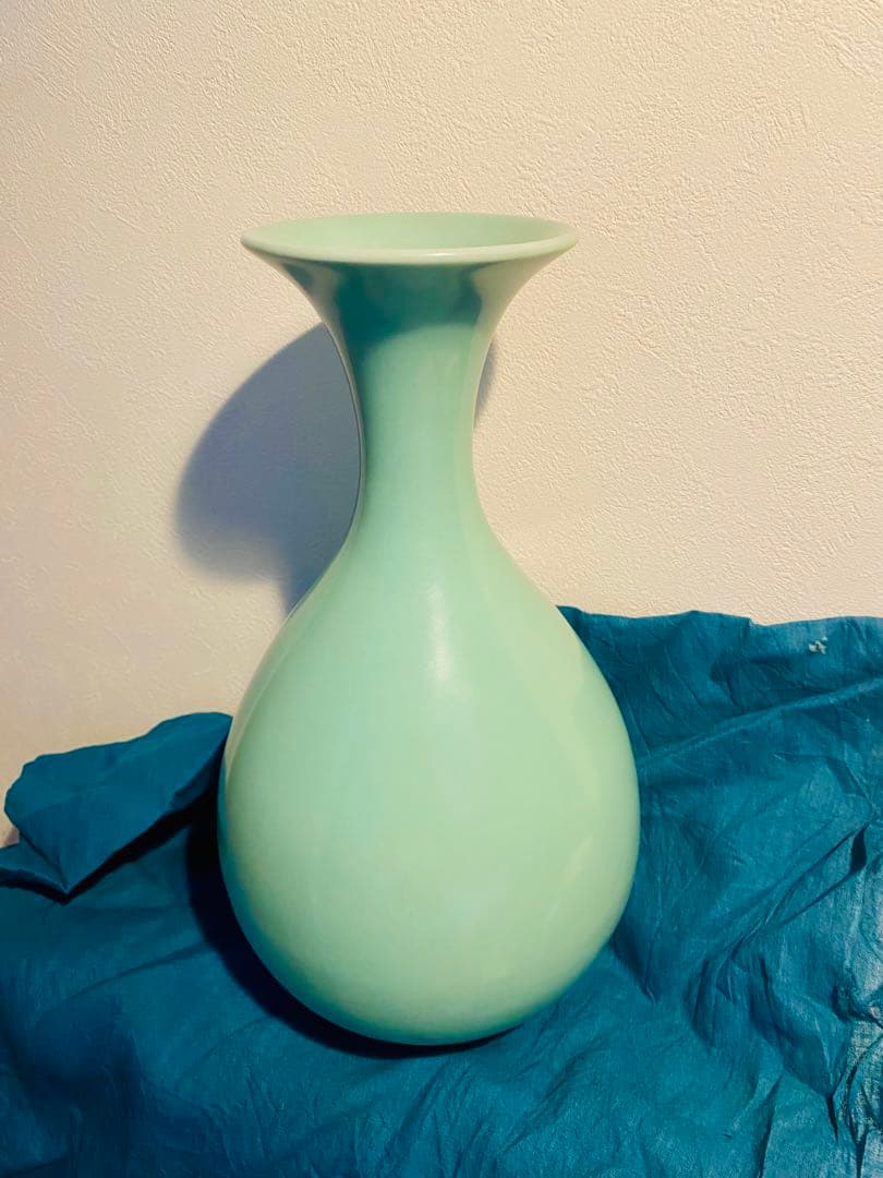中国明代龍泉窑玉壶春瓶、箱付き、サイズ高さ約31cm径17cm口10cm
