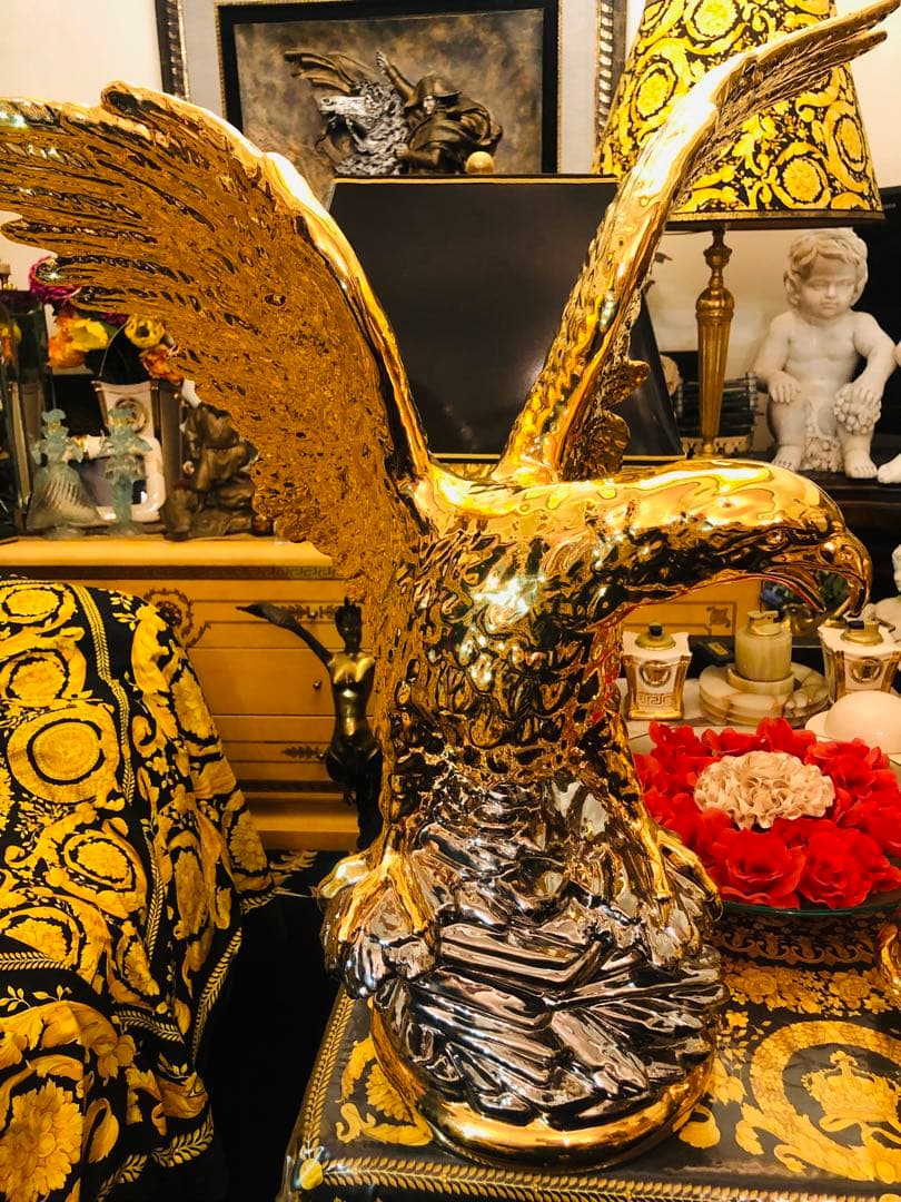 ★ ☆超豪華 TREA 金色の装飾品★ イタリア製　　検：シリック　ヴェルサーチ