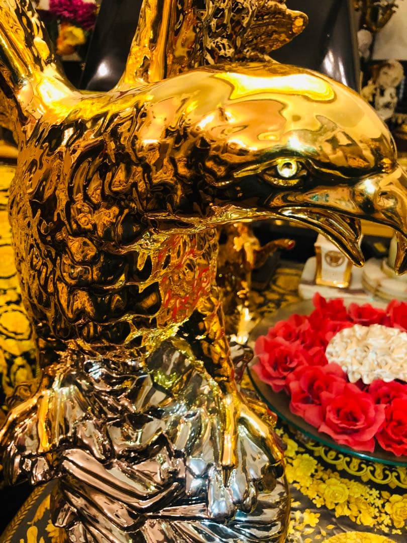 ★ ☆超豪華 TREA 金色の装飾品★ イタリア製　　検：シリック　ヴェルサーチ