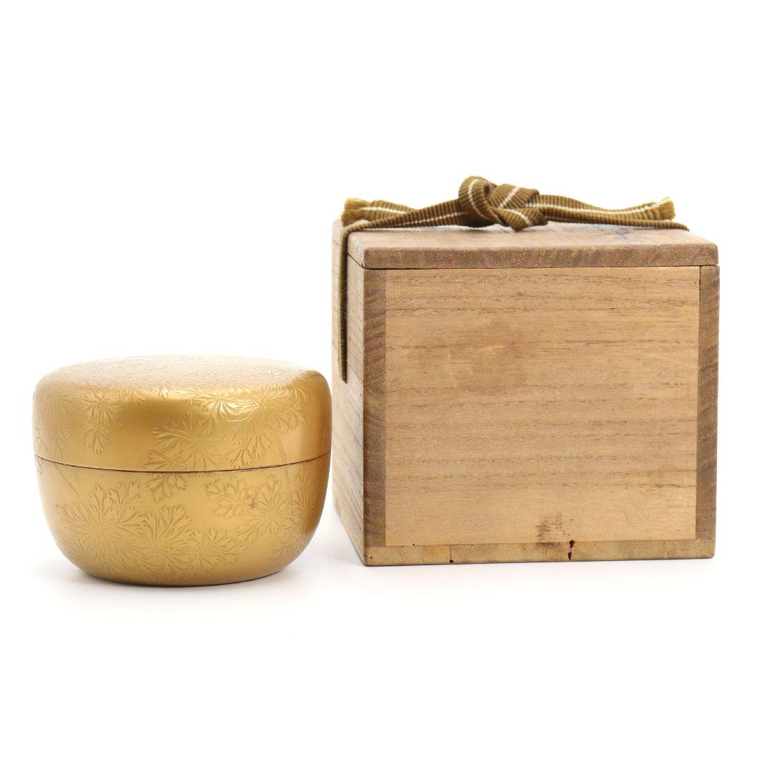 粉溜 花文平棗 しのぶ金蒔絵 金梨子地 時代箱　M998