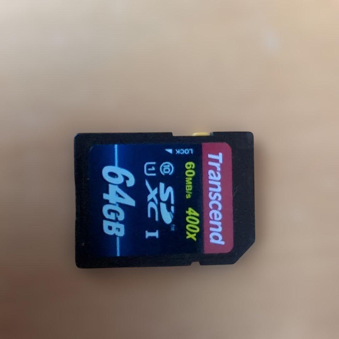 Nikon D5300 と18-140mm ズームレンズのセット