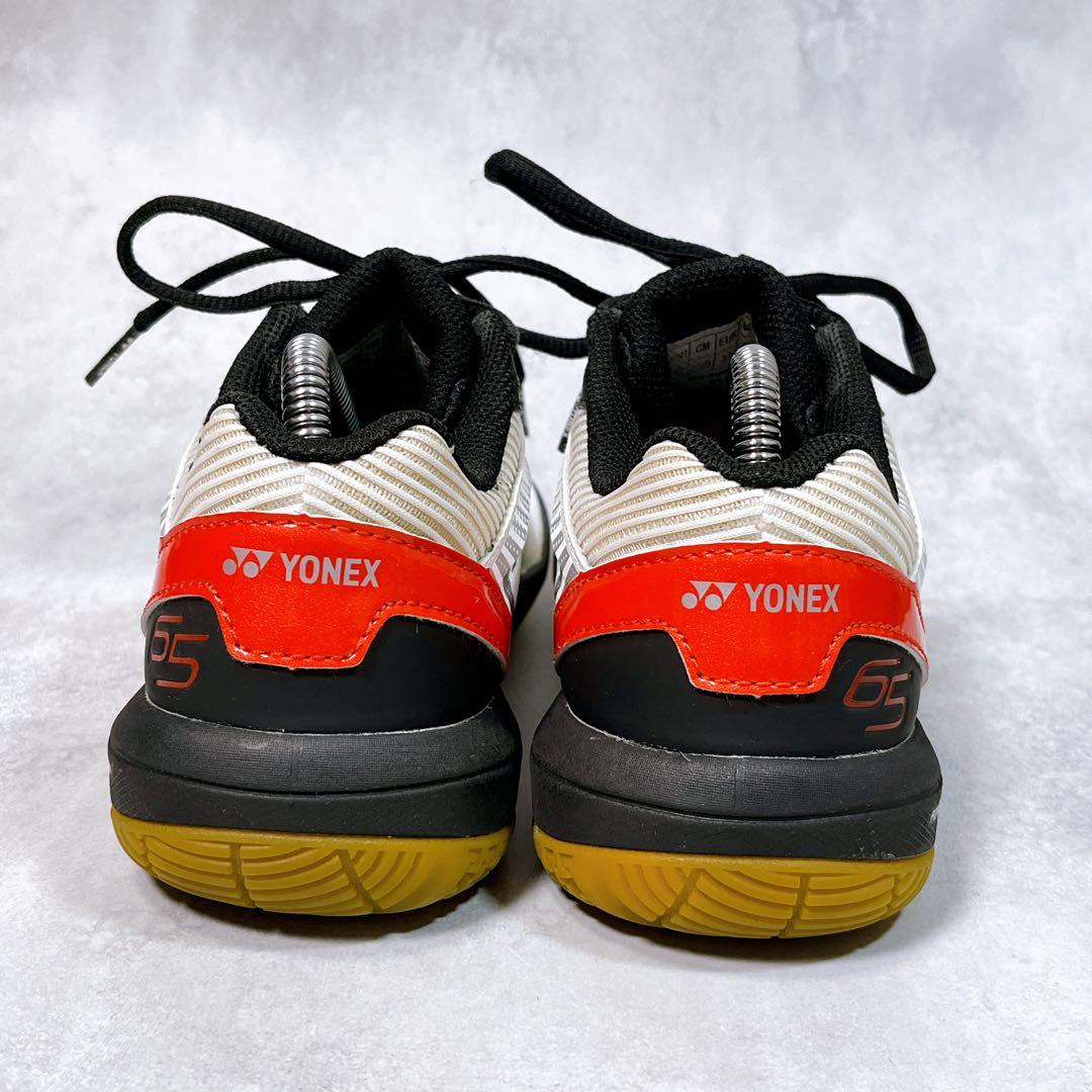 ☆美品☆【ヨネックス】65Z パワークッション (23) 桃田賢斗モデル 白　赤