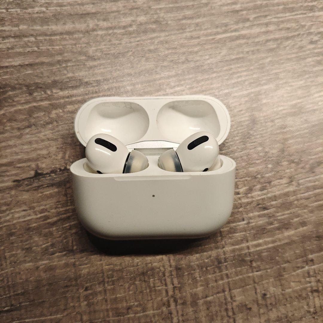 【正規品】AirPods Pro (本体・両耳・ケース付き)