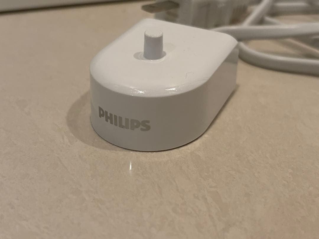 Philips 電動歯ブラシ 本体 ホワイト 充電器付き