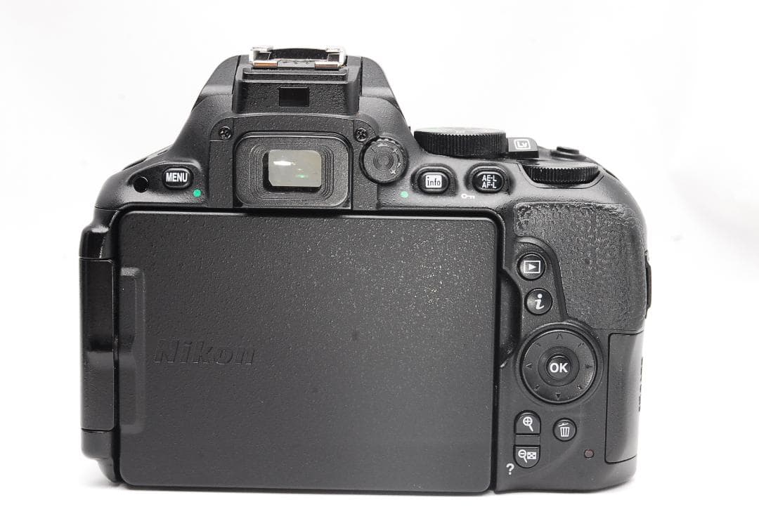 Nikon D5500 ♥カメラデビューに♥Wi-Fi &自撮り♥手ぶれ補正