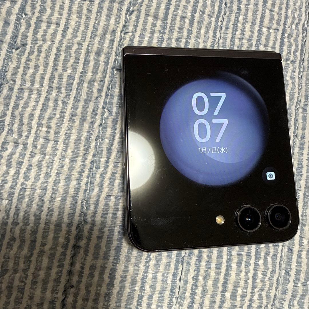 ち*中様 [オークション]Galaxy Z Flip5 256GB SIMフリー