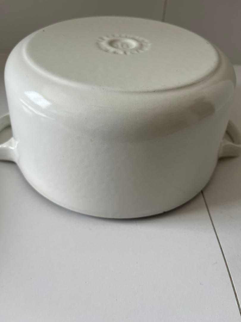 ルクルーゼ　ココットロンド　18cm ホワイト