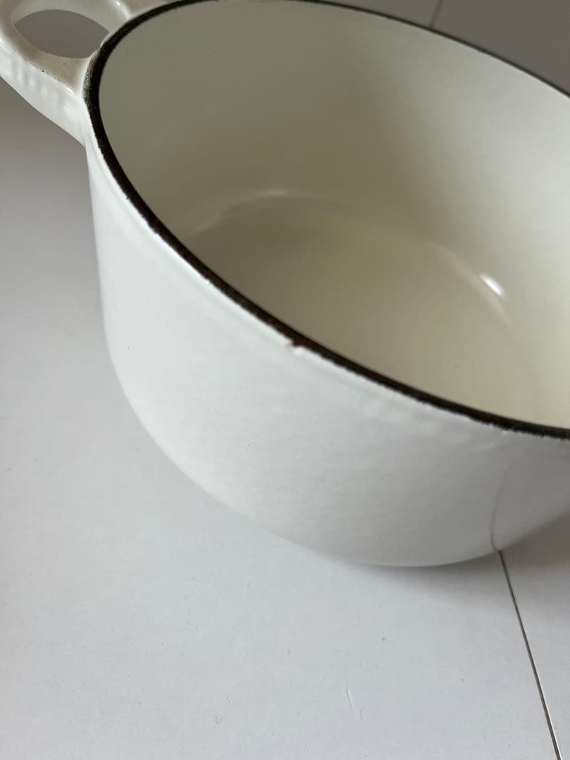 ルクルーゼ　ココットロンド　18cm ホワイト