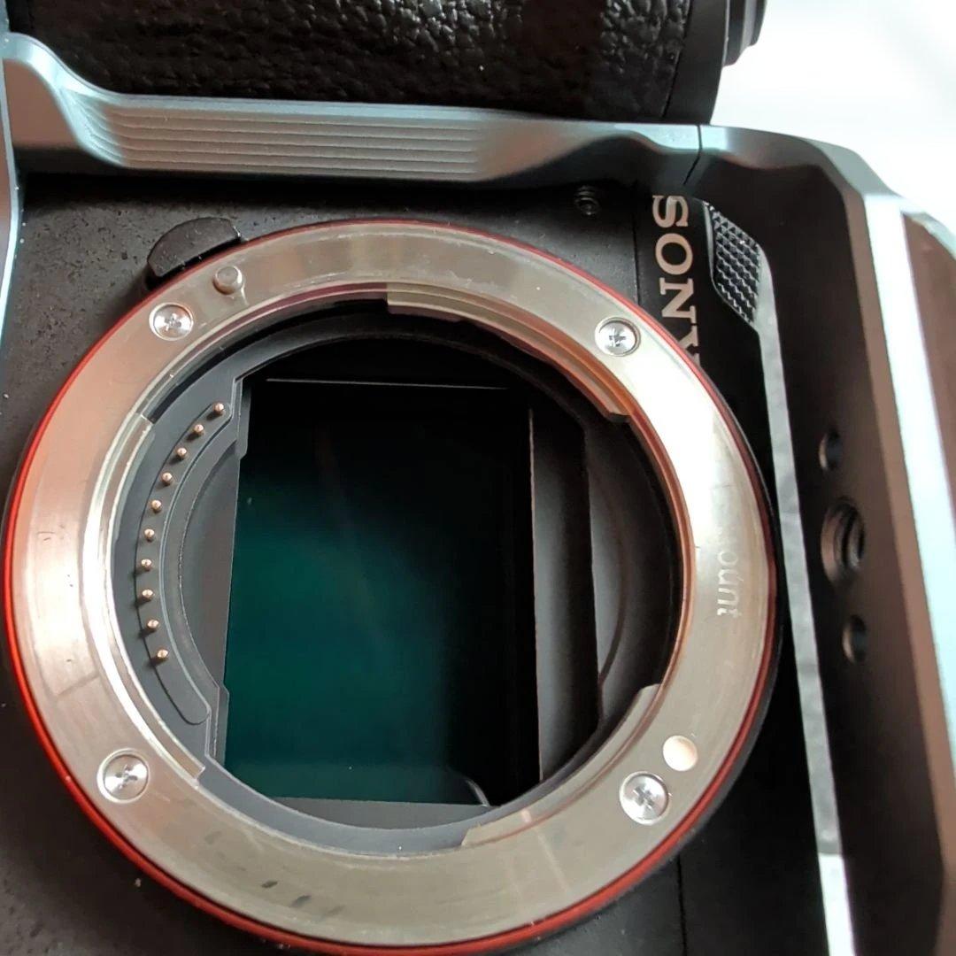 美品 Sony A7C II 本体 シャッター数8860 ケージ付