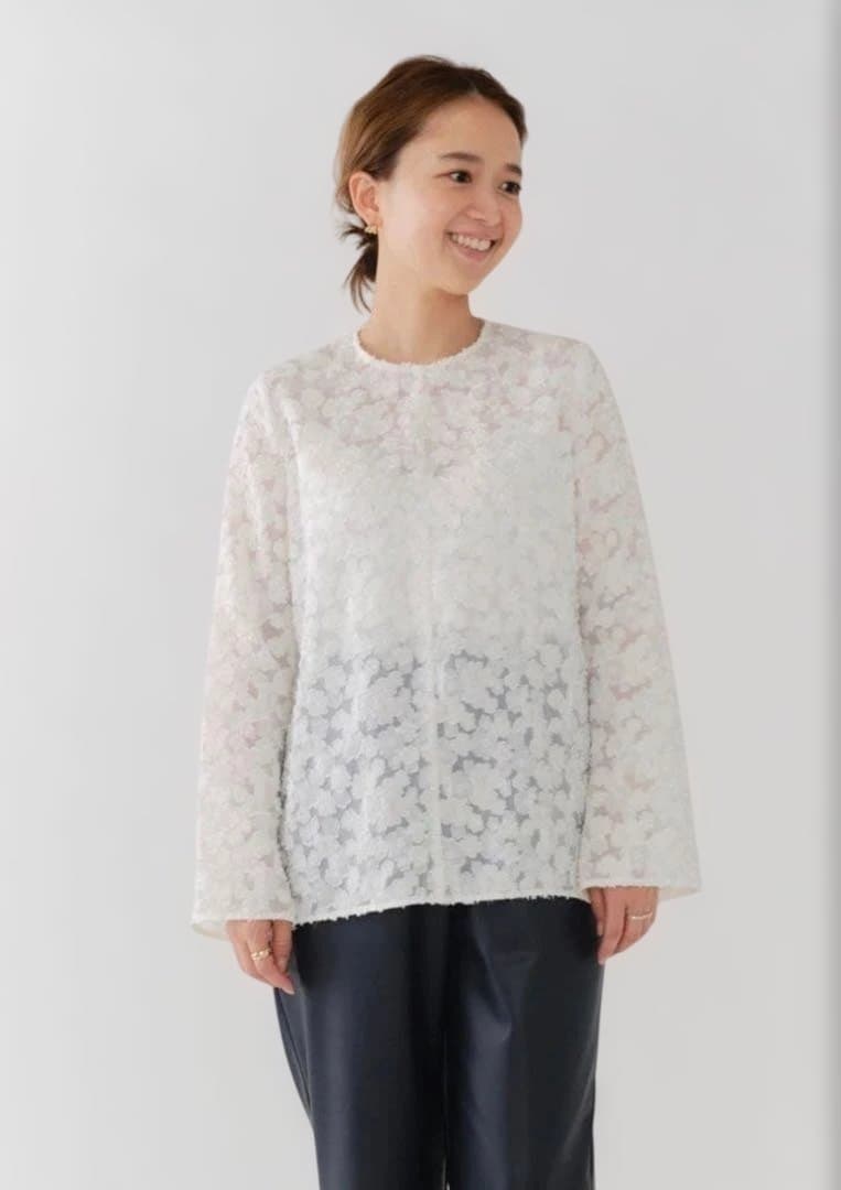 ヨリ　shirocon レースジャガードブラウス　36サイズ　yori