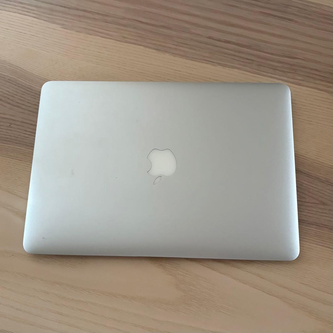 MacBook Air 13インチ 2011年 i7/4GB/SSD 初期化済