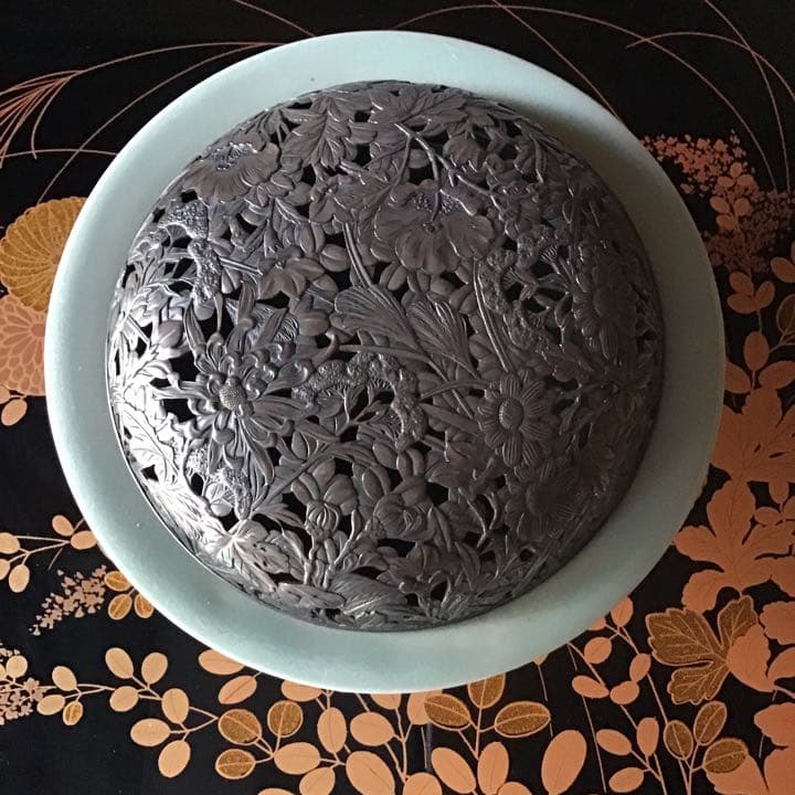 天龍寺青磁香炉　秋草蒔絵香炉台付　　　　　　　Z4