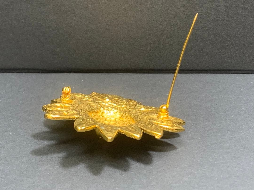 CHANEL 獅子 ライオン モチーフ ブローチ ゴールド GP 刻印