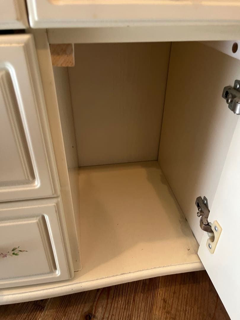 ロココ調 白家具 インテリア アンティーク 薔薇 ローズ チェスト 姫系