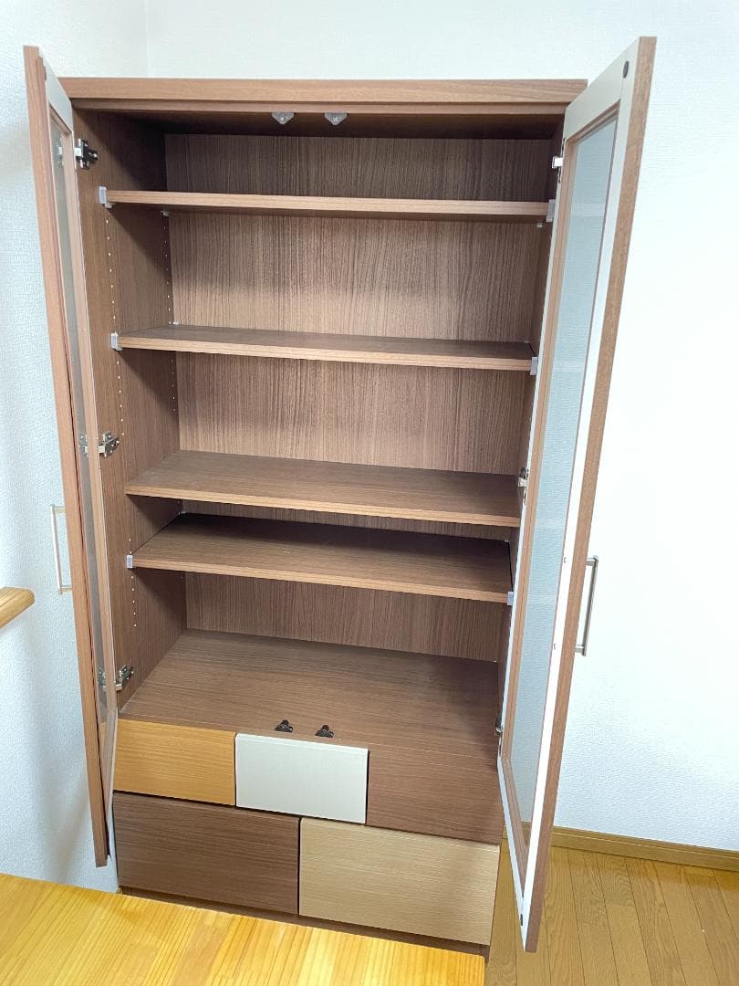 ニトリ　本棚　キャビネット 飾棚 書棚 食器棚　大型　両開き　棚板可動式