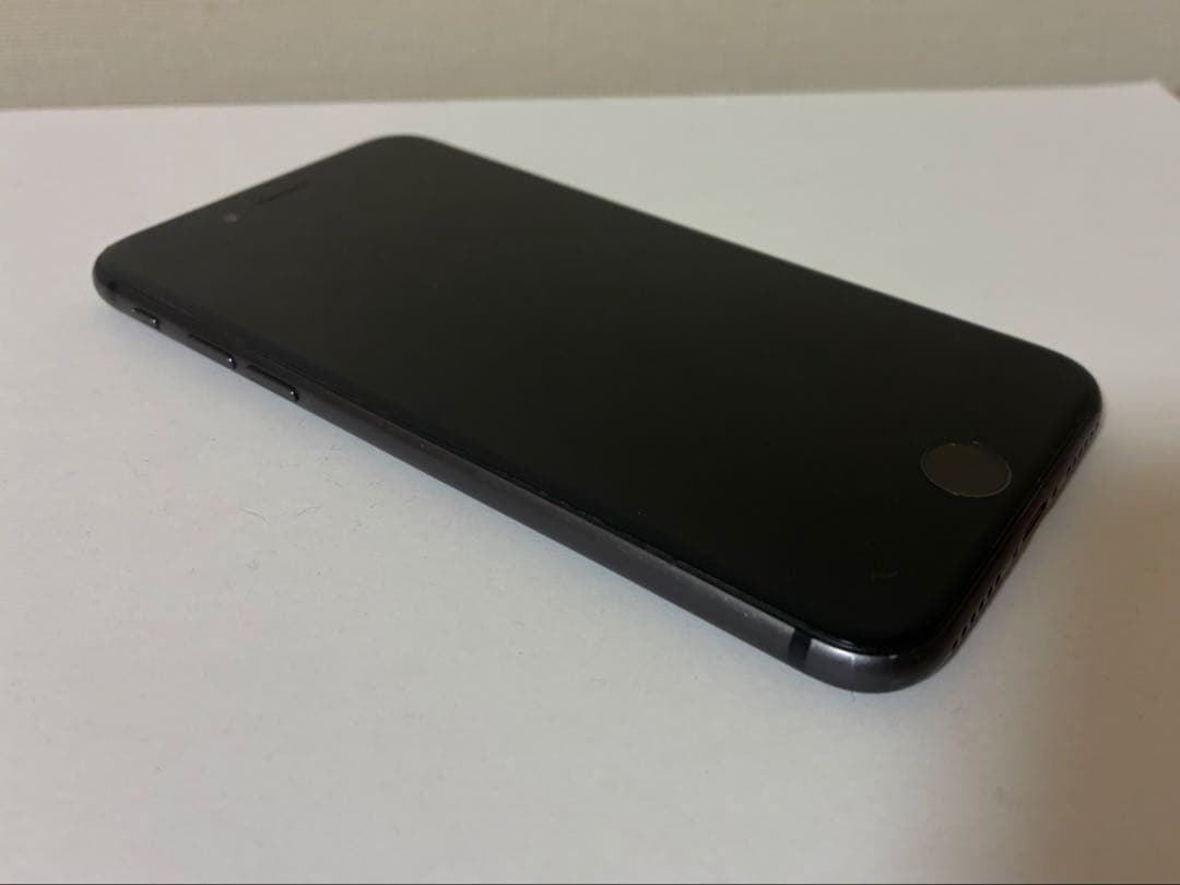 iPhone8 64G Simフリー スペースグレー