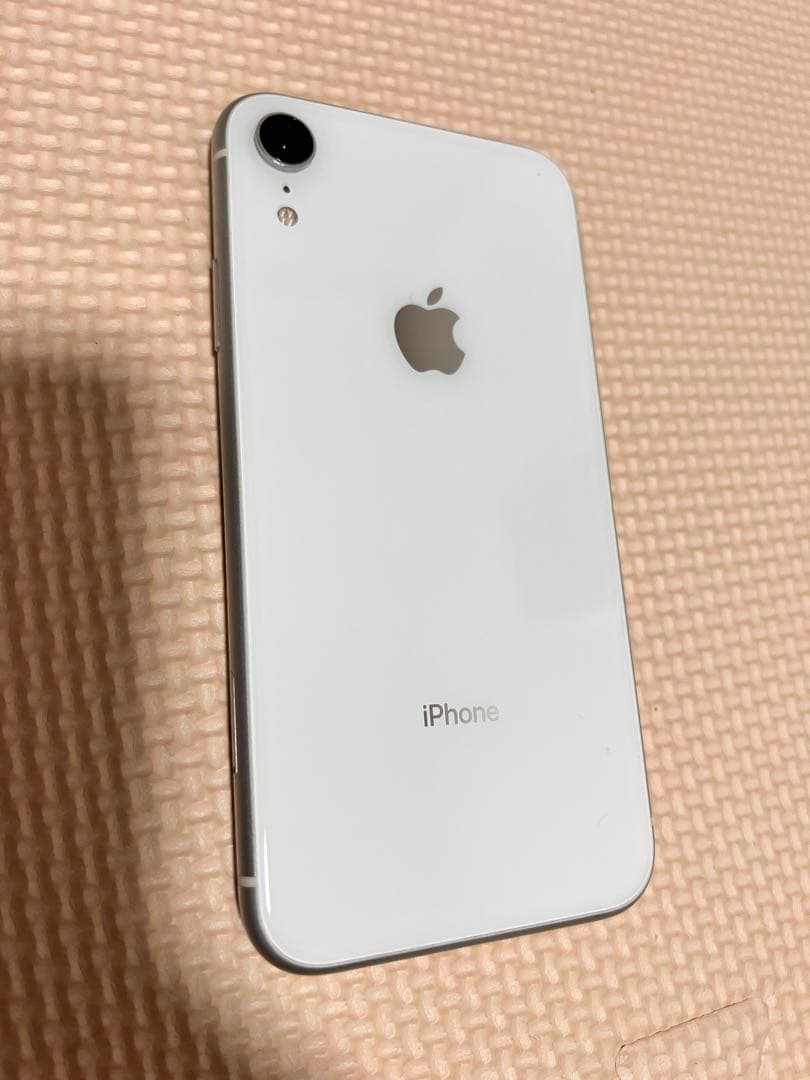 iPhone XR 64GB ホワイト 本体 SIMロック解除