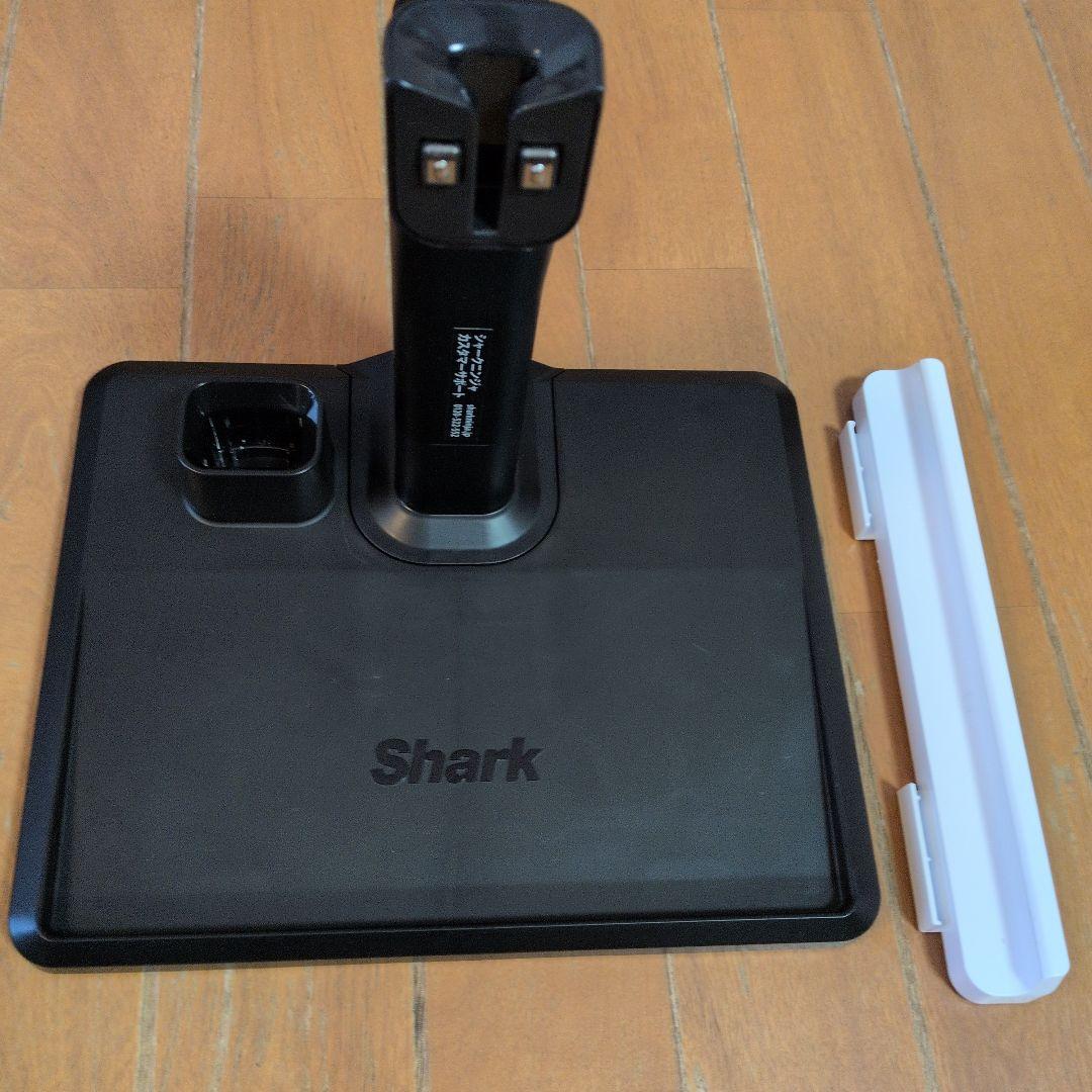 ★中古美品欠品あり大人気 Shark LC400JWH コードレスクリーナーです
