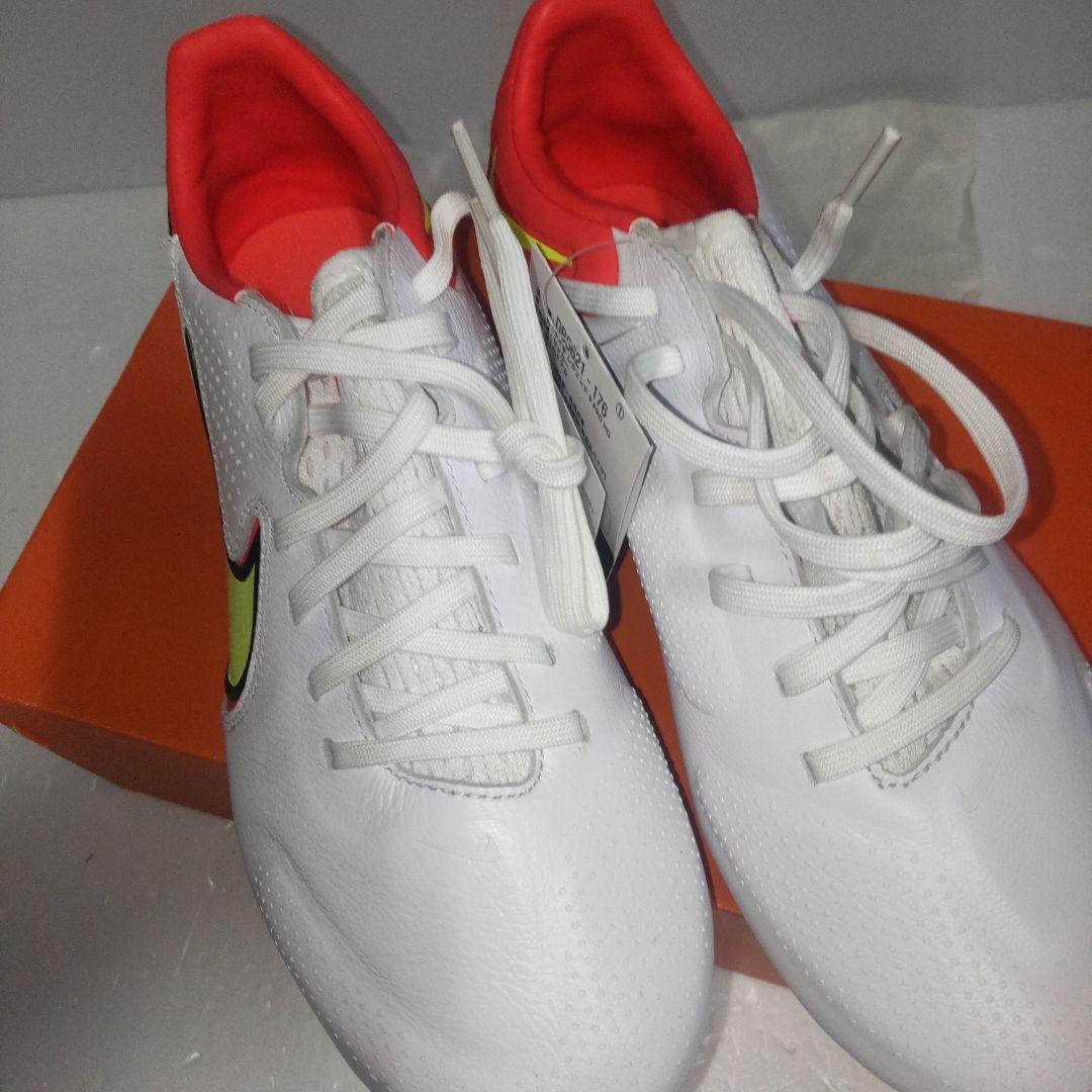 ナイキ　レジェンド　9 PRO HG 24センチ