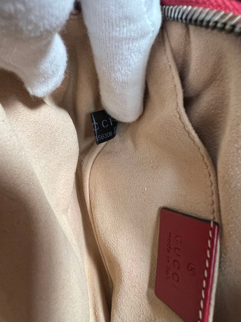 極美品　GUCCI グッチ　ボディバッグ　GGマーモント 476434 レッド