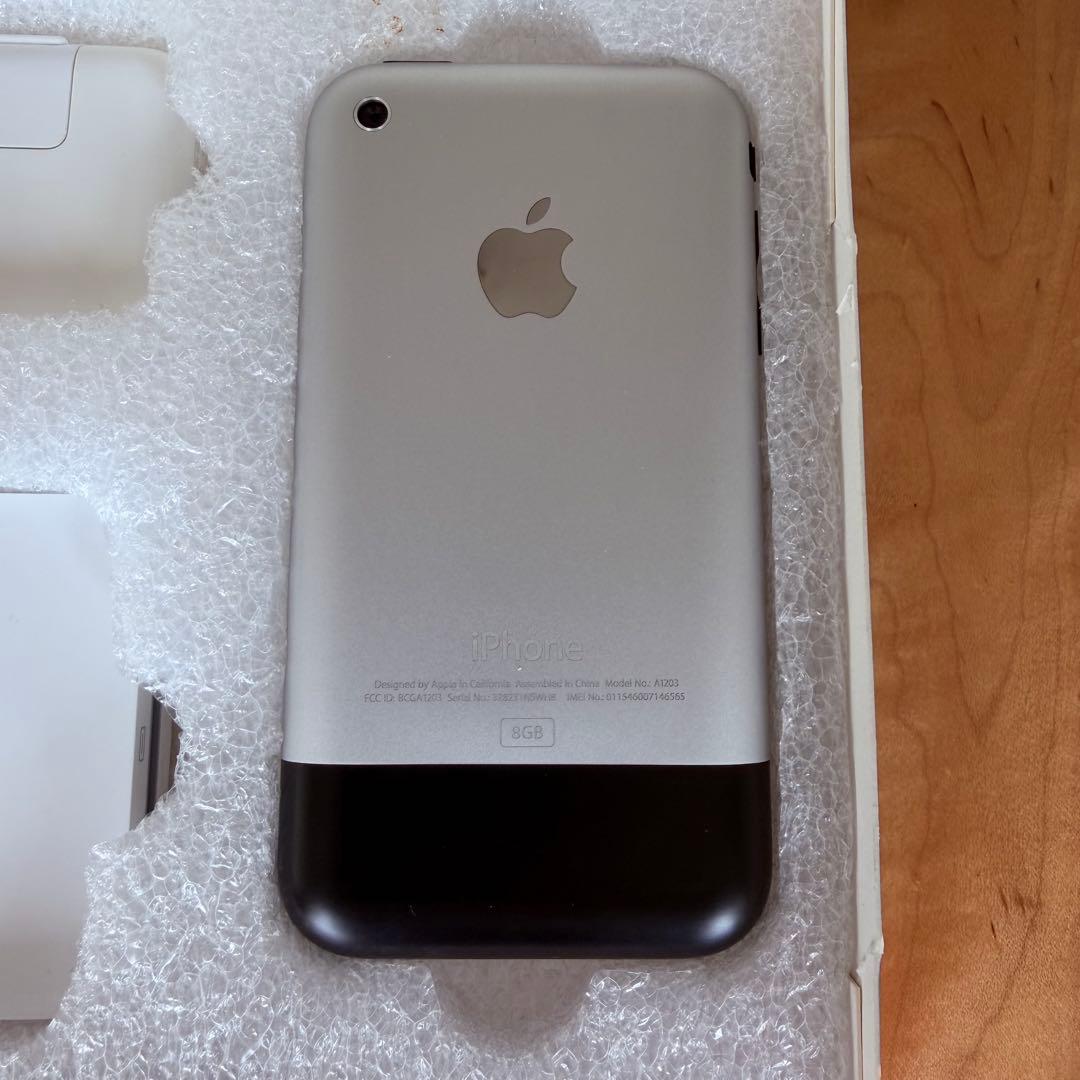 未使用　ほぼ新品　iPhone 2G 日本未発売　8GB 初代　第1世代
