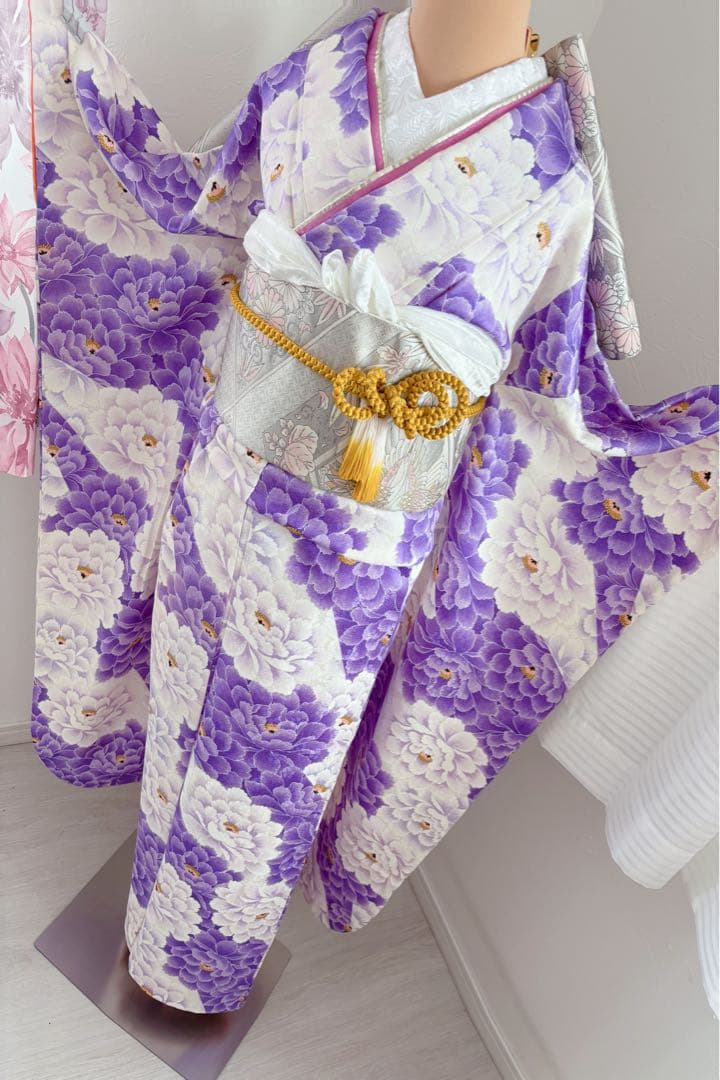 正絹振袖フルセット　牡丹　紫　淡い色　大輪花柄　成人式