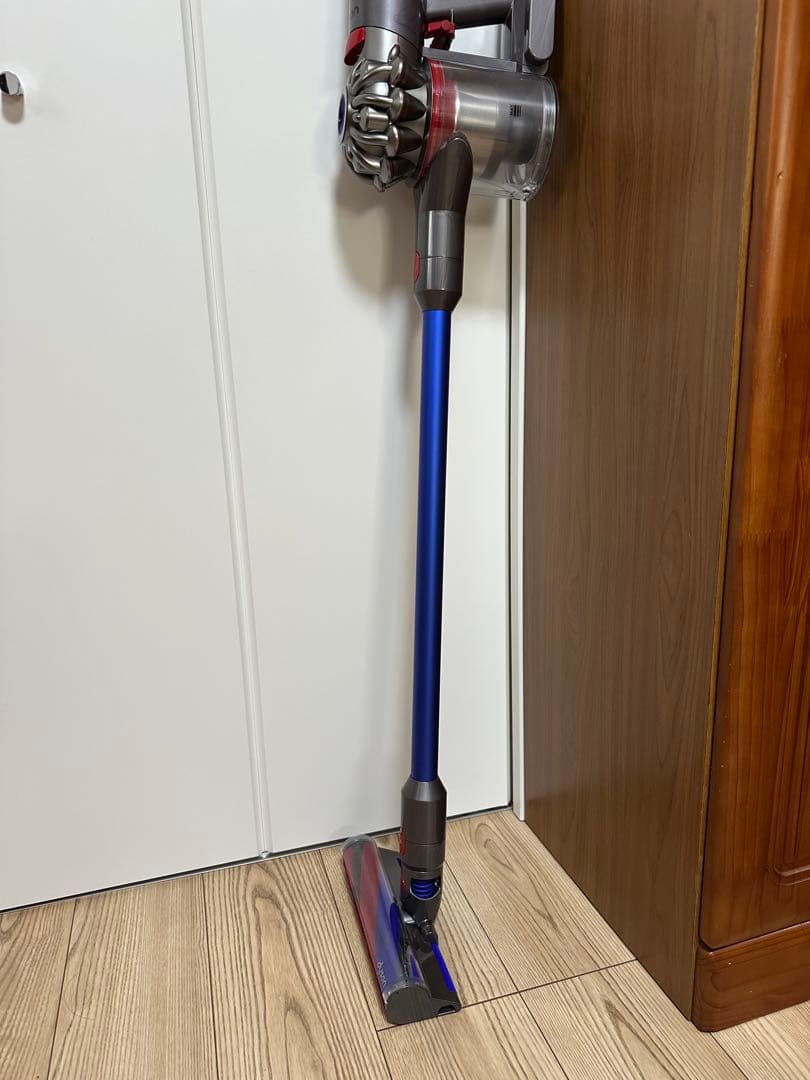 【2025年購入】dyson 8 slim fluffyスティッククリーナー