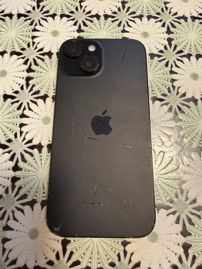 Apple iPhone 15 256GB本体 バッテリー84%