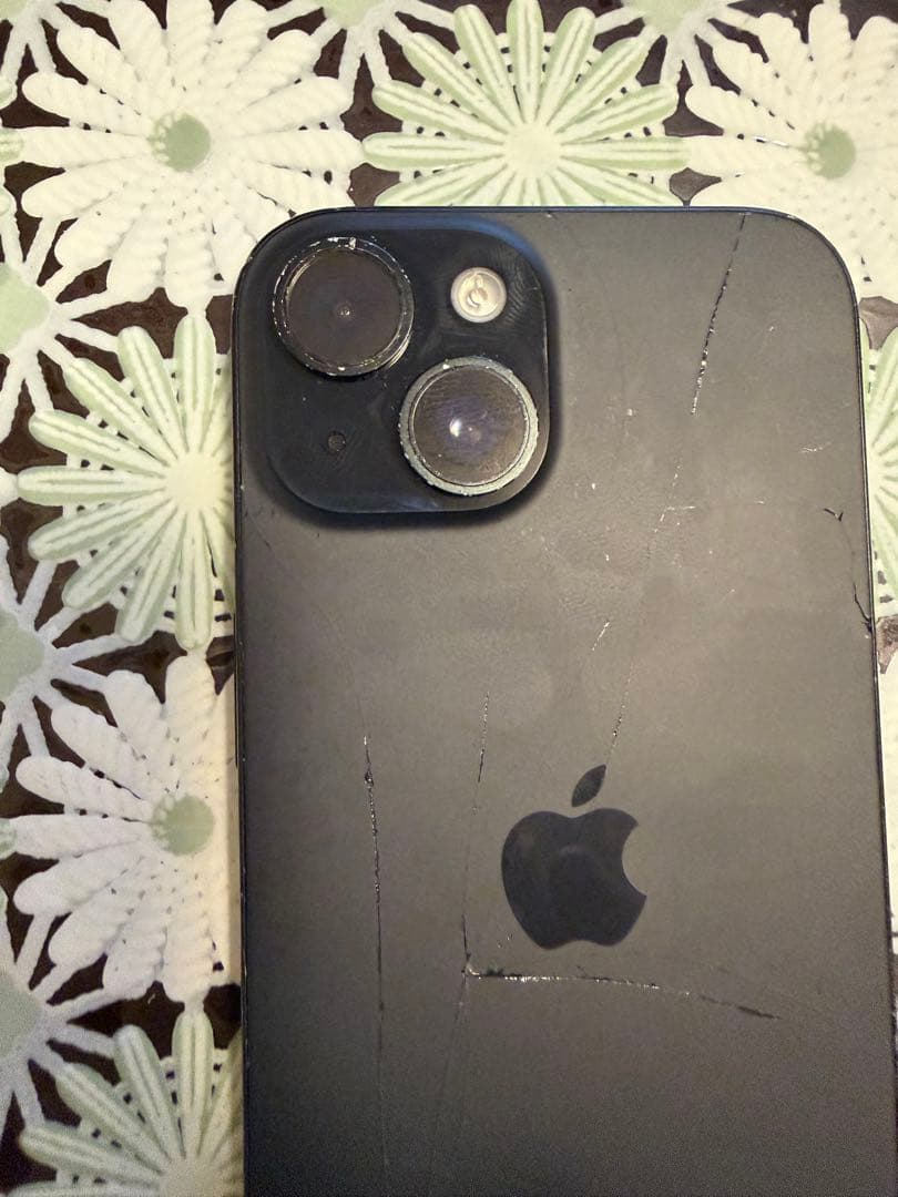 Apple iPhone 15 256GB本体 バッテリー84%