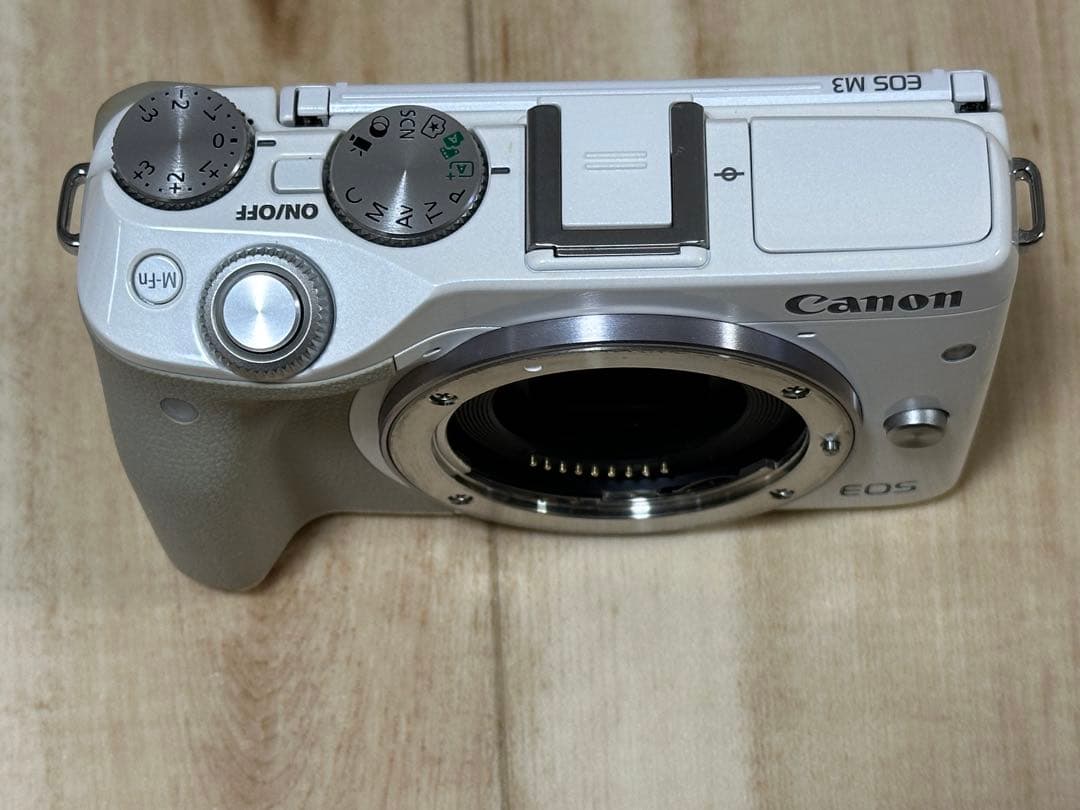 Canon EOS M3 ミラーレスカメラ 超広角ズームレンズ付き