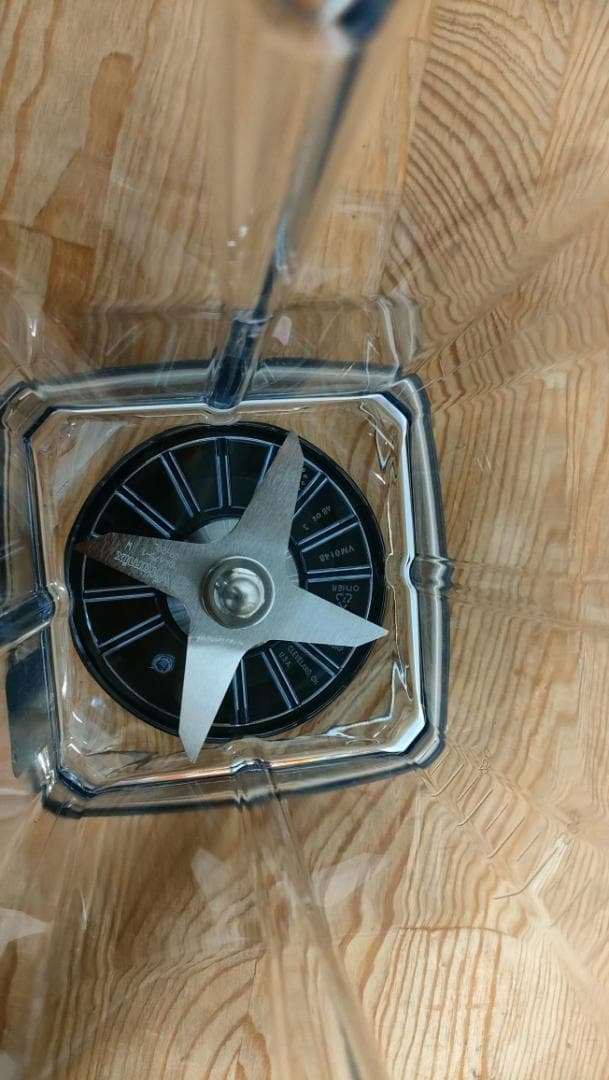 【目立った傷や汚れなし】バイタミックスE310　保証書あり　1606