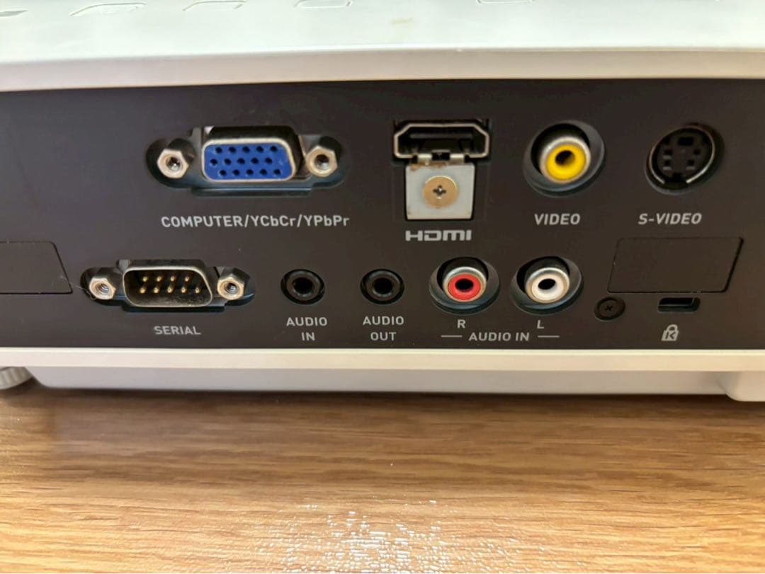 CASIO プロジェクター　XJ-M140