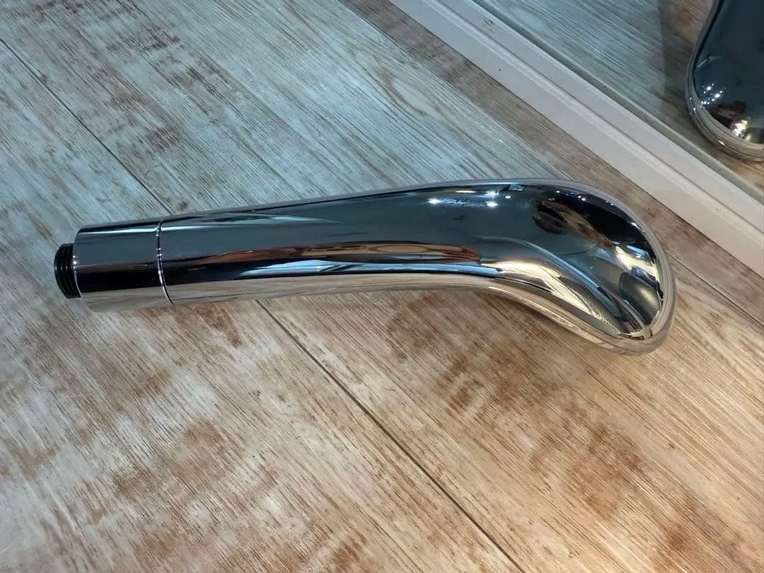 お値下げ中!!シャルレ Avanti クロームシャワーヘッド リファ