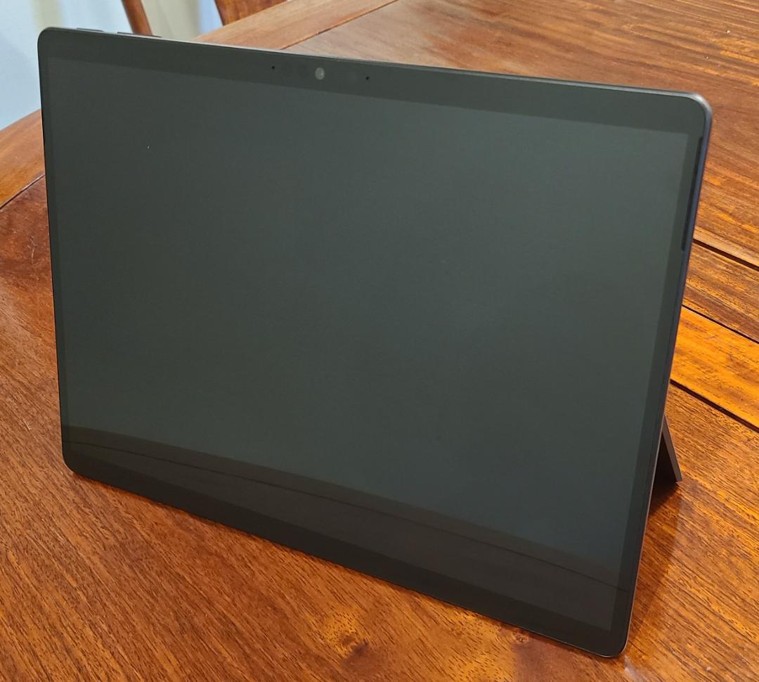 Gentle.Snake★Surface Pro 9 グラファイト