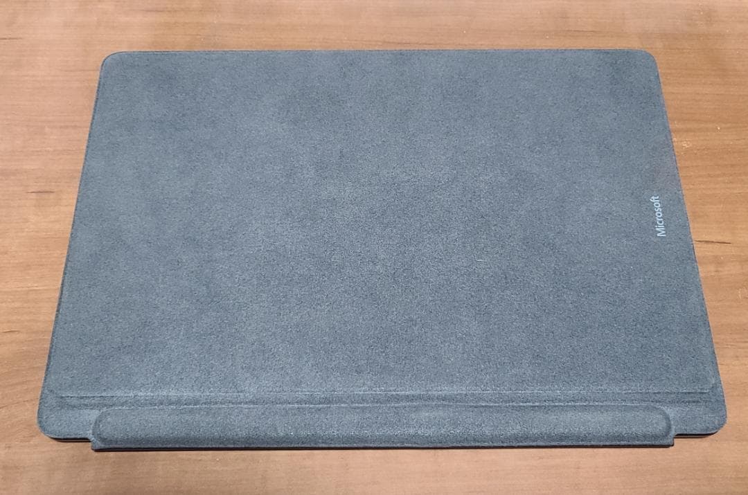 Gentle.Snake★Surface Pro 9 グラファイト