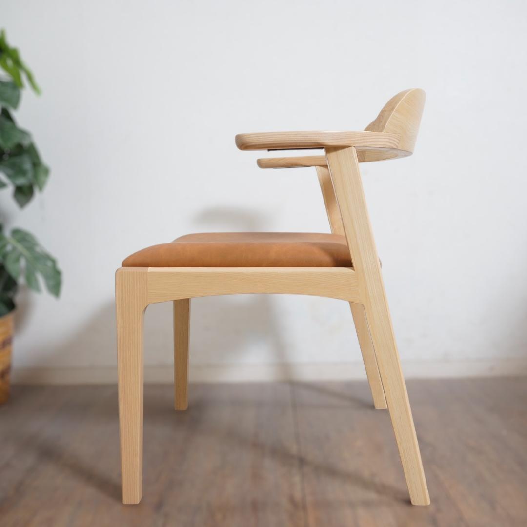 1脚【新品】天然木　ダイニングチェア　北欧　韓国　スタイリッシュ　アウトレット