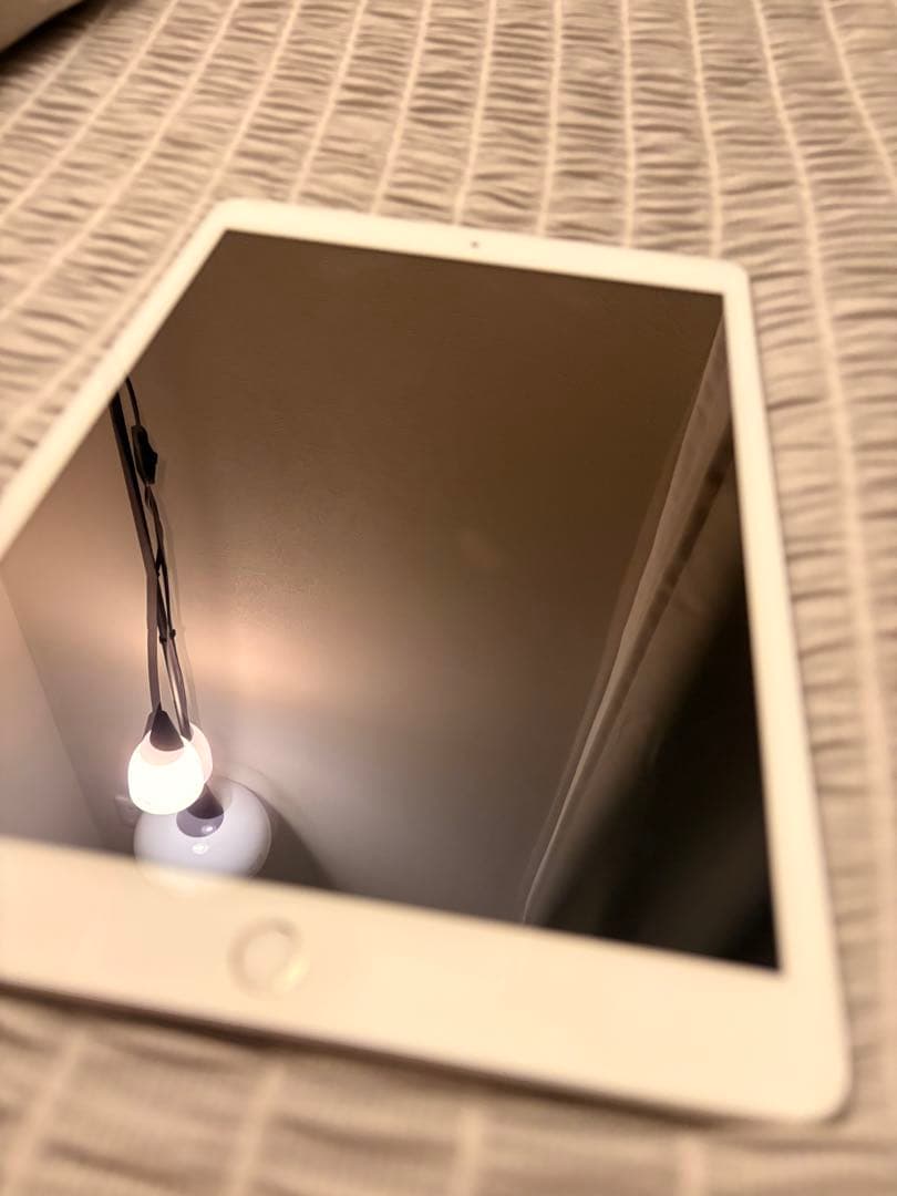 Apple iPad (第8世代) 128GB シルバー