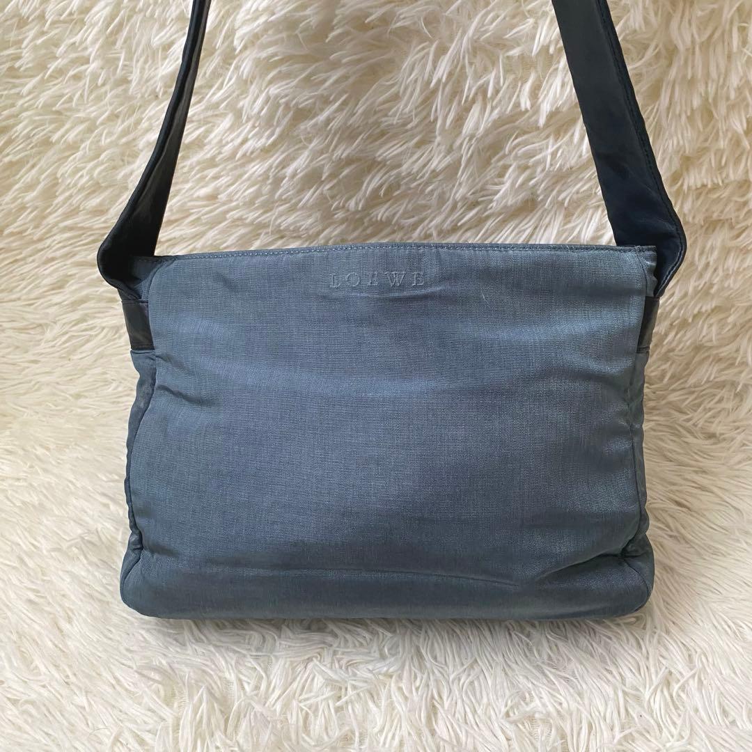 ロエベ ショルダーバック レザー