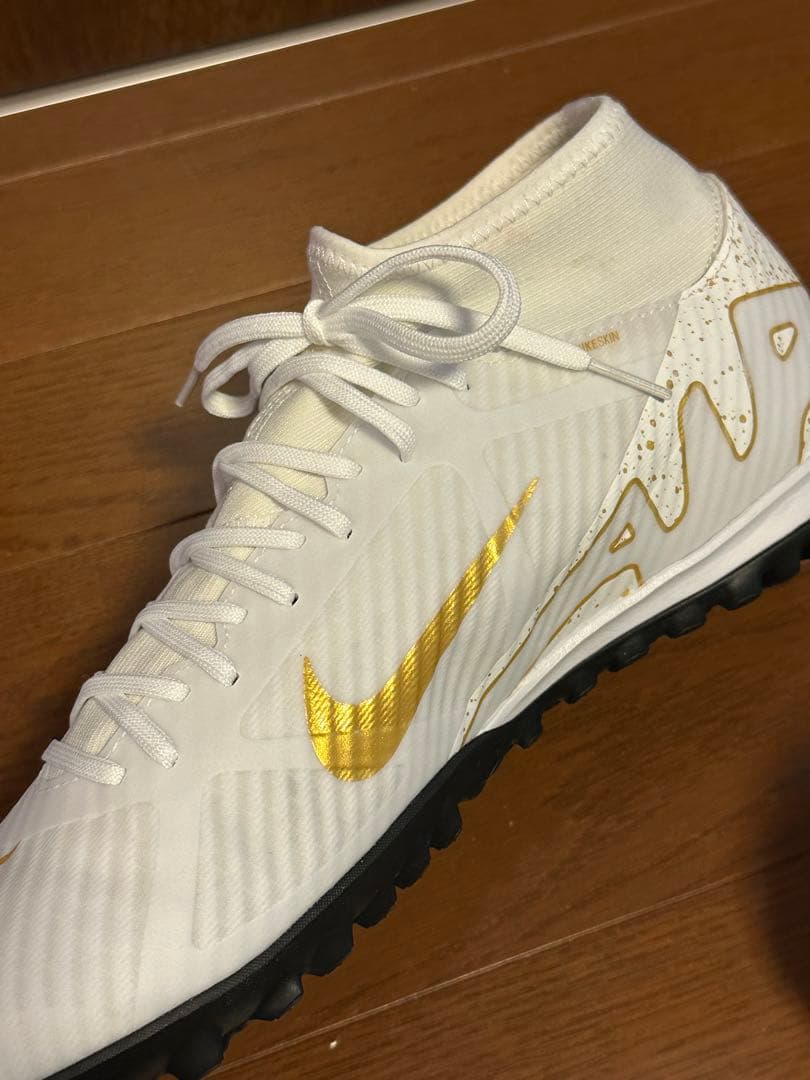 【新品未使用】Nikeズームマーキュリアルスーパーフライ10アカデミー TF