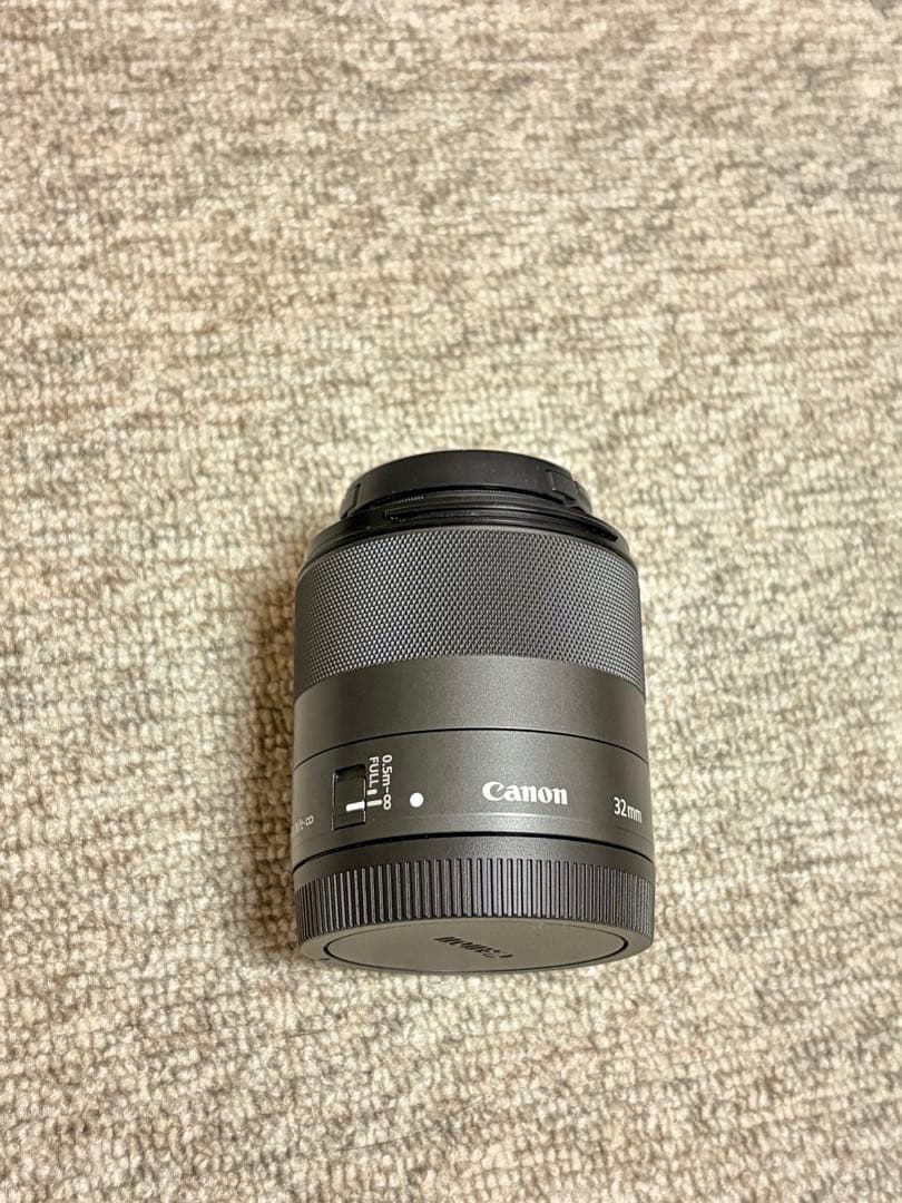 Canon EF-M 32mm f/1.4 STM レンズ