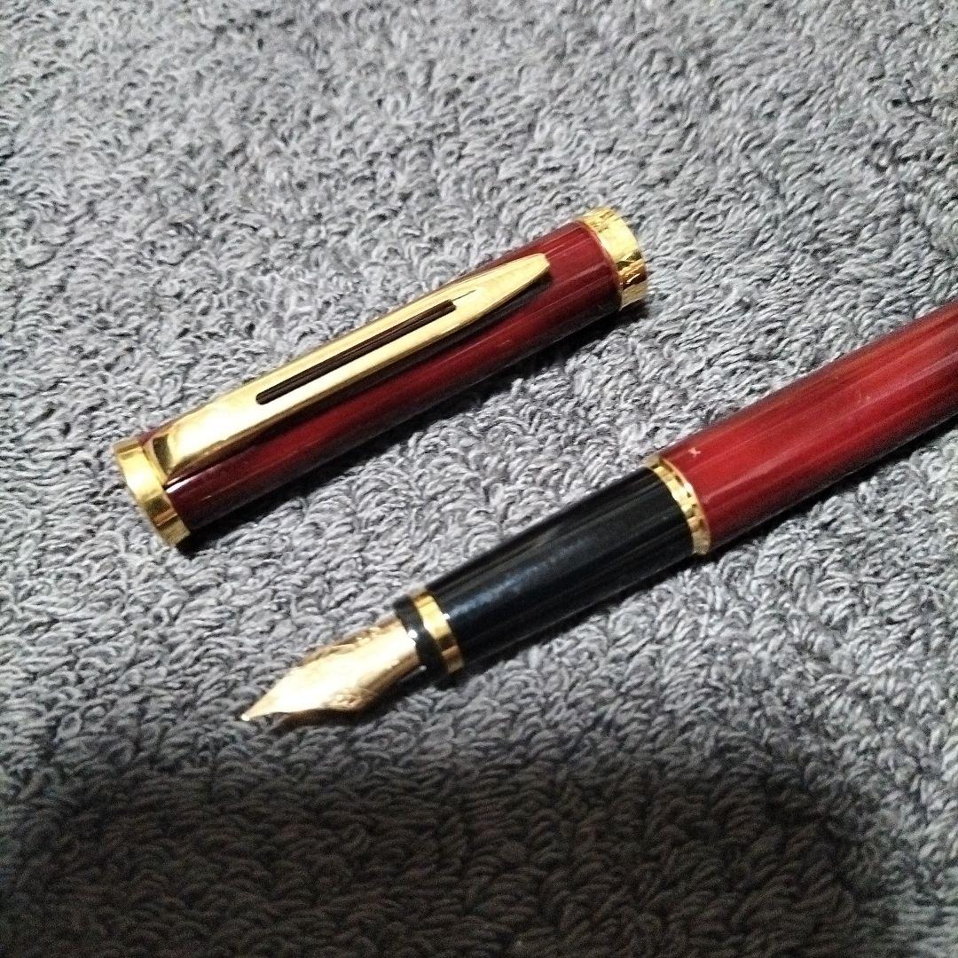 18Ｋ WATERMAN 赤い樹脂製万年筆 金色装飾