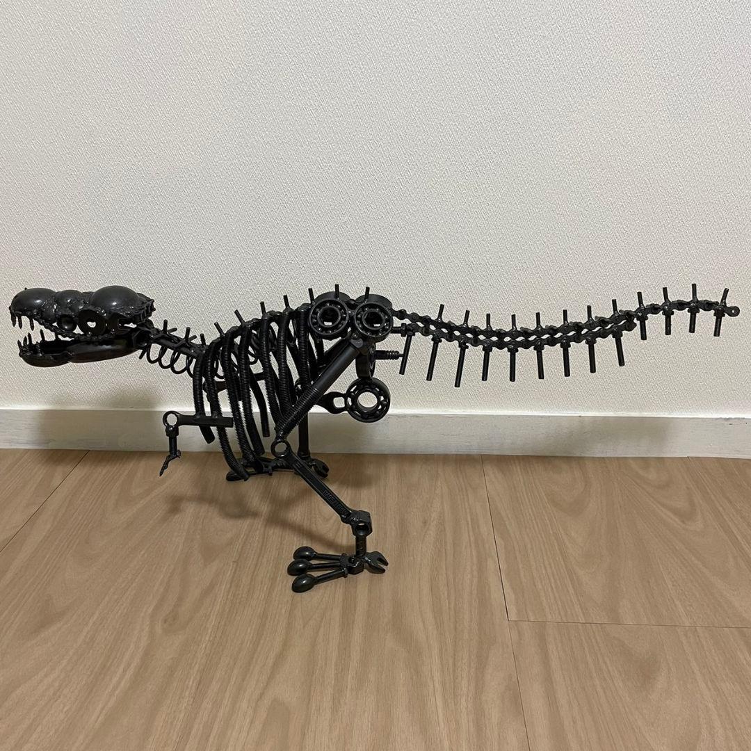 【美品/匿名配送】恐竜(大)　メタルアート　廃材アート　ボルト・ナットアート