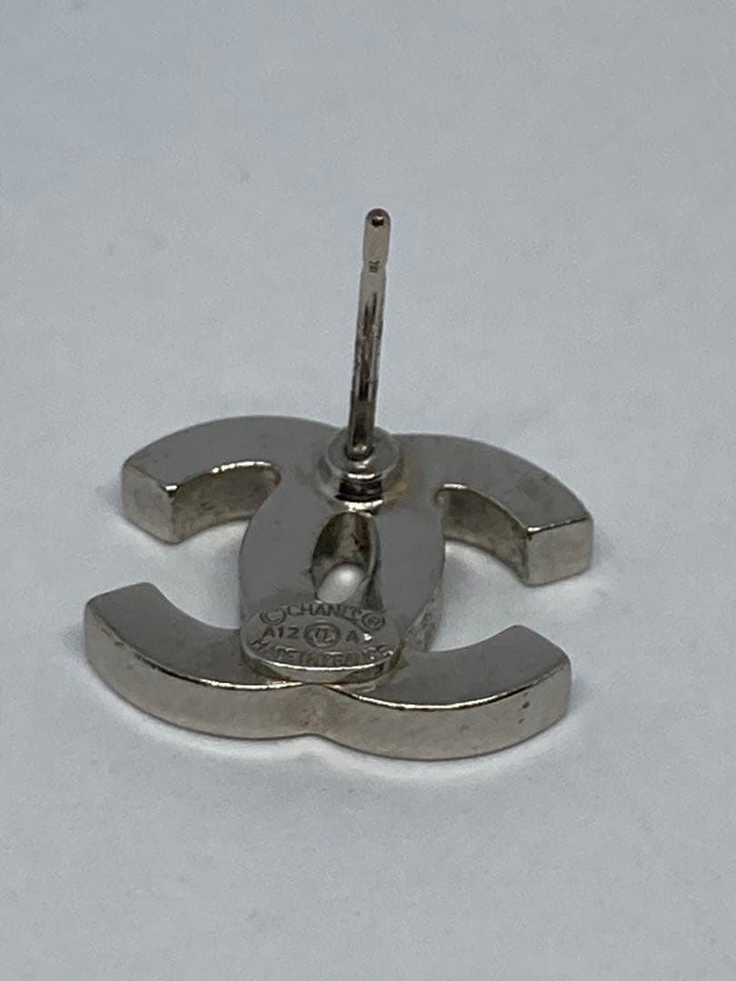 CHANEL ラインストーン ピアス(片耳用)