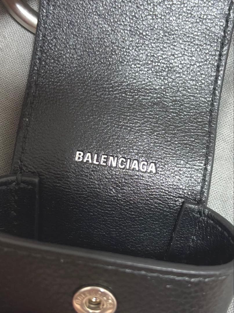 BALENCIAGA AirPodsケース