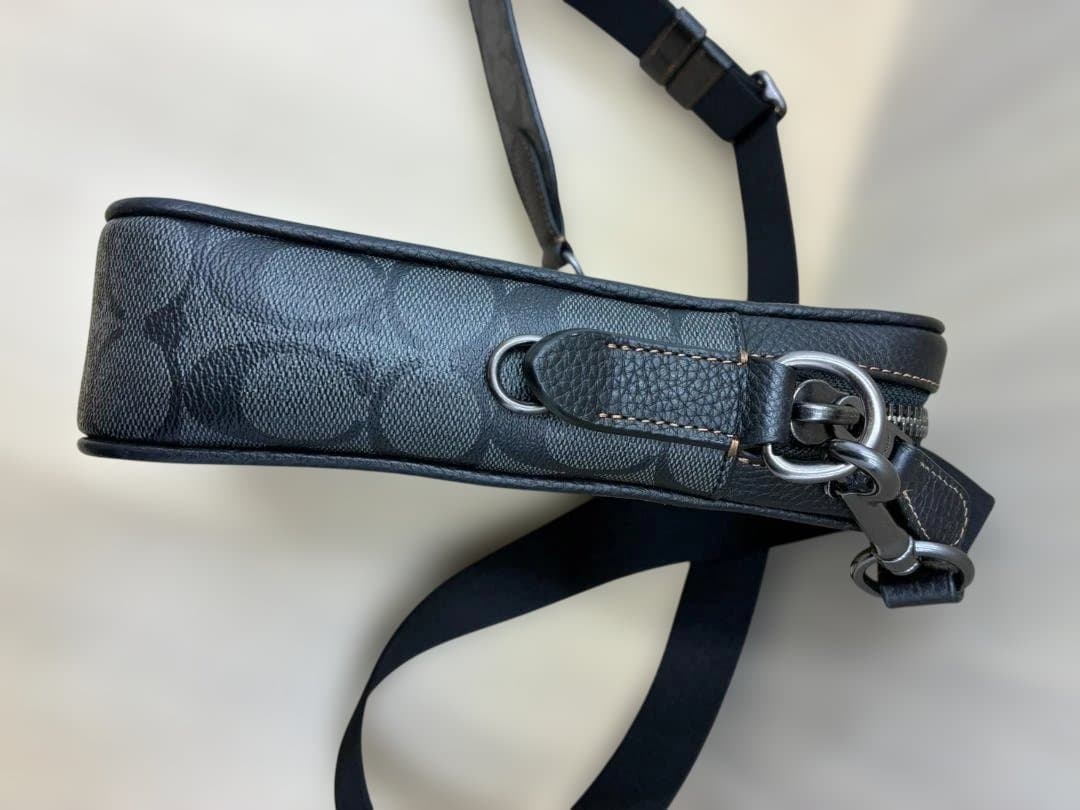 COACH モノグラムショルダーバッグ